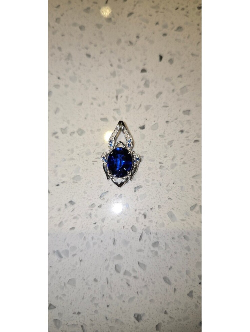 5ct Sapphire Pendant set in s925